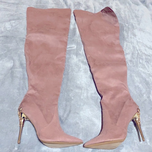 Knee high boots - Picture 1 of 1